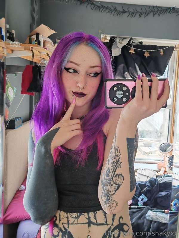 New hair :3 I haven't forgotten about u all! Just been so bu..