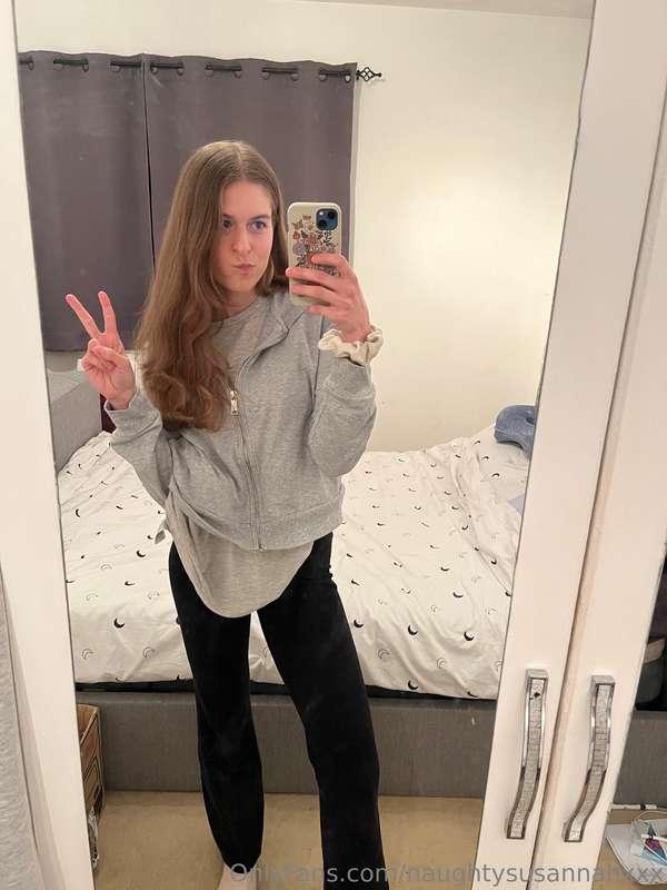 lovee this hoodie🤍