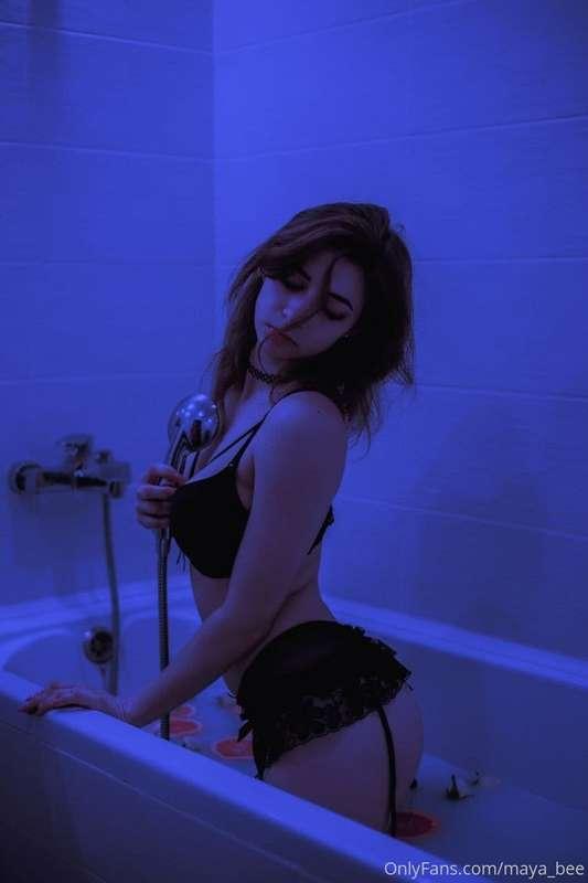 I love to playing with my shower!!🤗😏