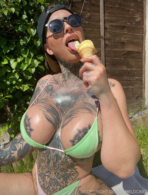 😜