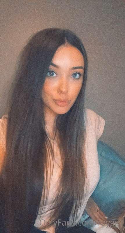 Is Brushing Wet Hair Safe?

For those with straight hair, br..