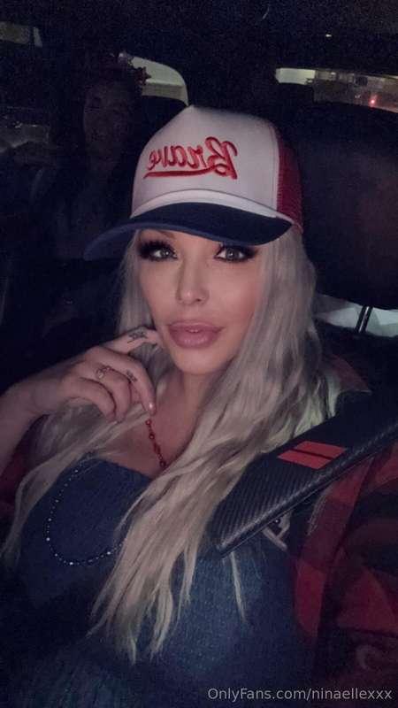 I'm your friends hot mom 🥵 tell me your fantasy 
