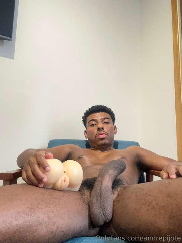 Querem me ver fudendo essa bucetinha ?