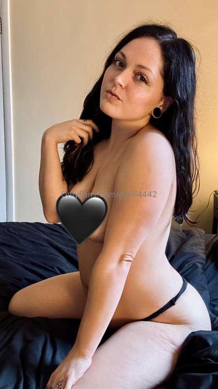 Uncensored versions on my VIP page (currently on sale!!)

On..