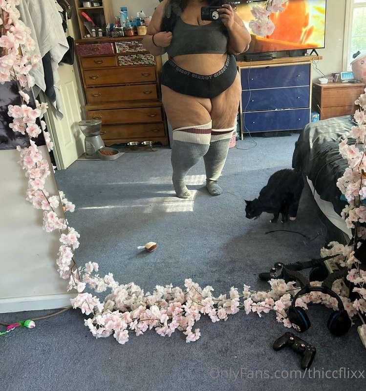 Someone cover me in chocolate and whipped cream 🥰