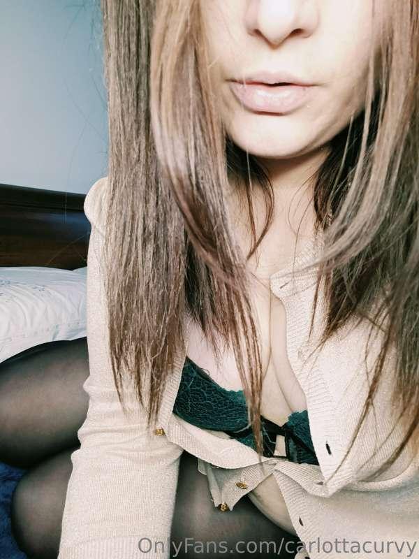 Saturday night mood 😇 Almost ready for our date😛