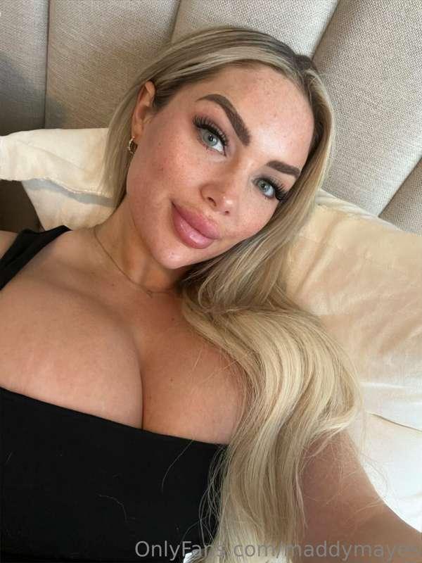 Would you lay down beside me? 🥰