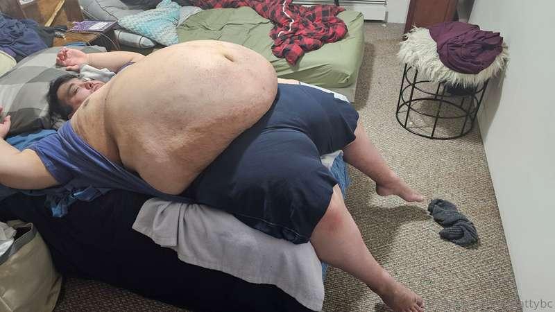 So bloated after a huge feeding session! Please I need some ..