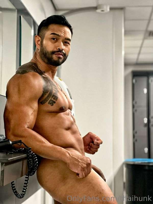 Come find me in changing room😏