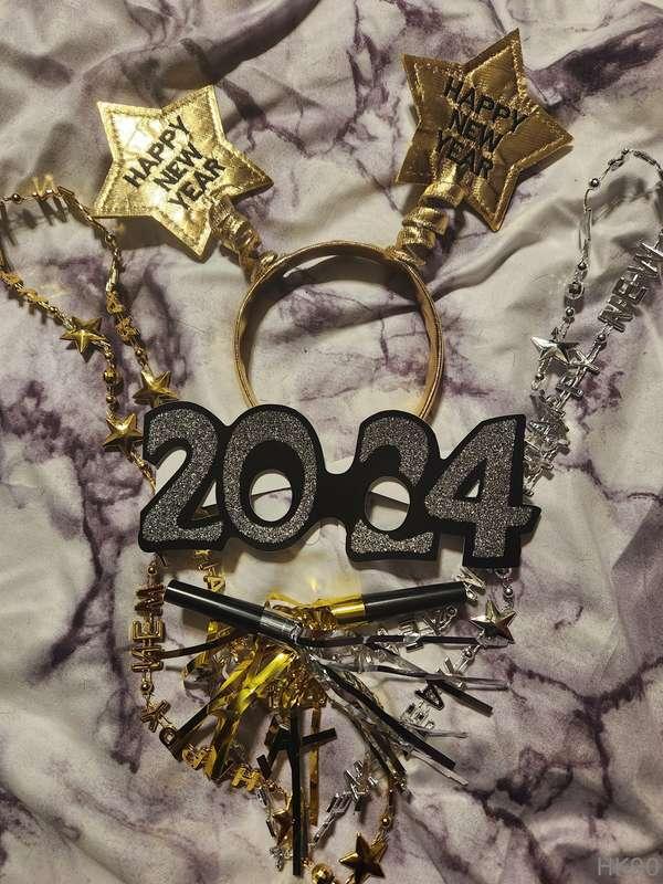 Imagine me, wearing ONLY this!!! Cumming soon.... 😘🎉🎆
