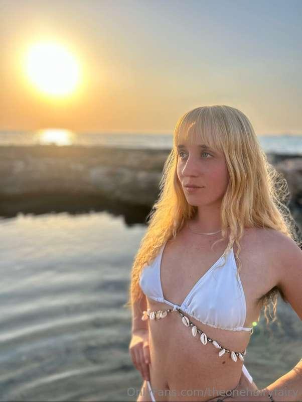 Fairy and the sun ☀️ (dw spicier pics from my trip are comin..