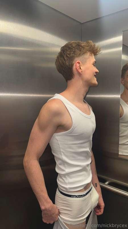 Wanna chat?😁
