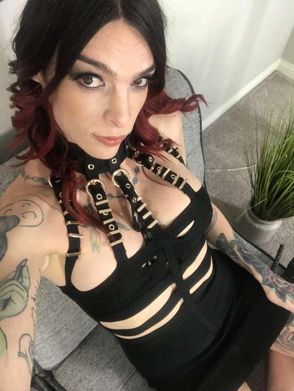 Wheres all my true sluts at!!?? Im in need of some pleasure!..