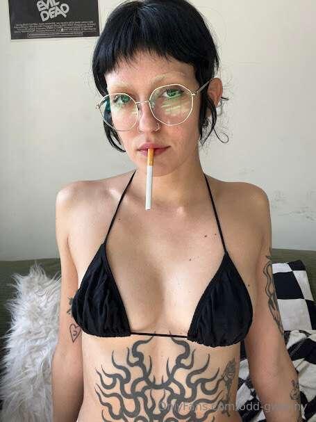 just me, my cig, and too many naughty thoughts rn 🤭