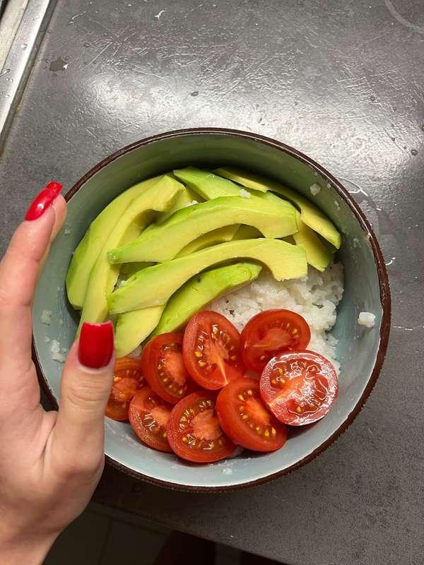 Proper nutrition, the key to a beautiful body, not the gym🥰