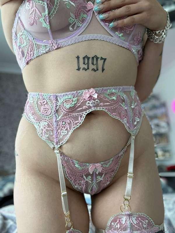 This set makes me feel so innocent 😇🙈