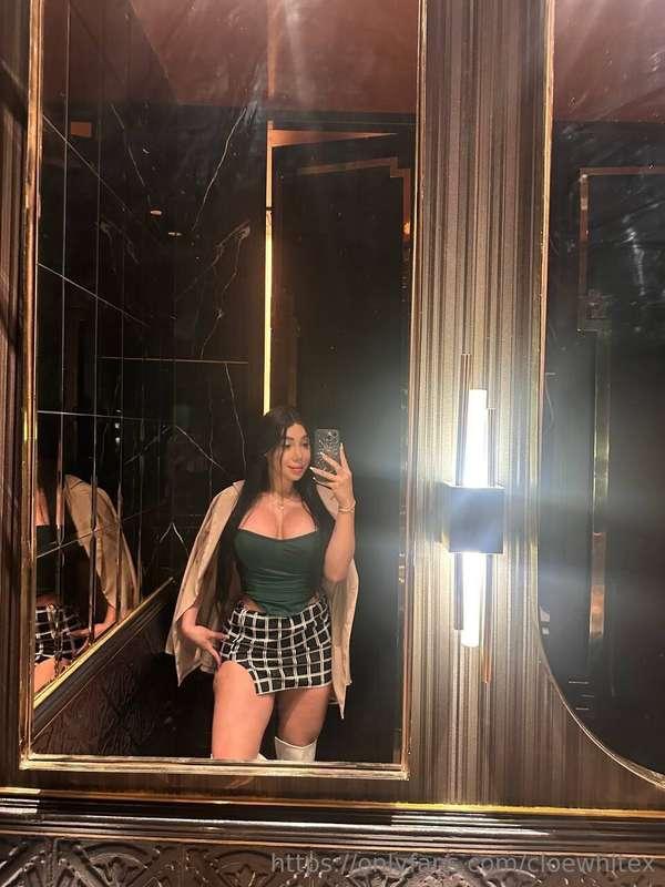 Keep scrolling or come play? 💋