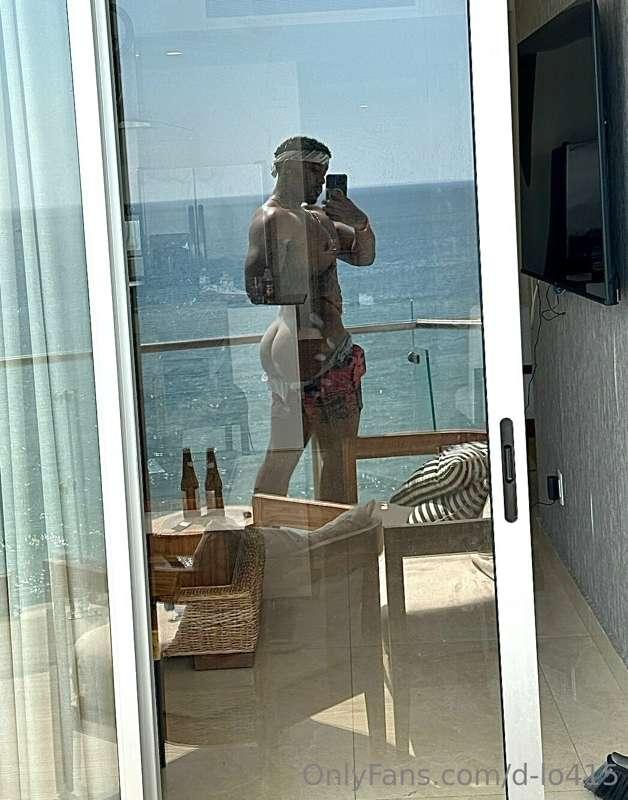 Y’all I’m tryna go back to Mexico and have my ass out on the..