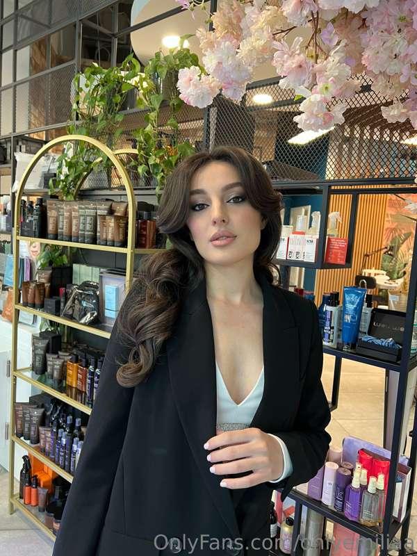 Rate my femininity here 🖤🎀