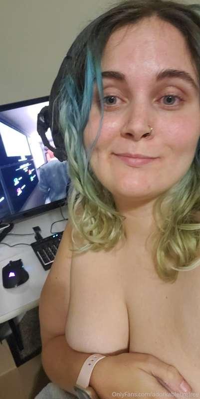 Naked gaming is best gaming
