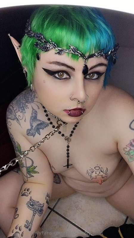 Naughty nymph 🥰🤤