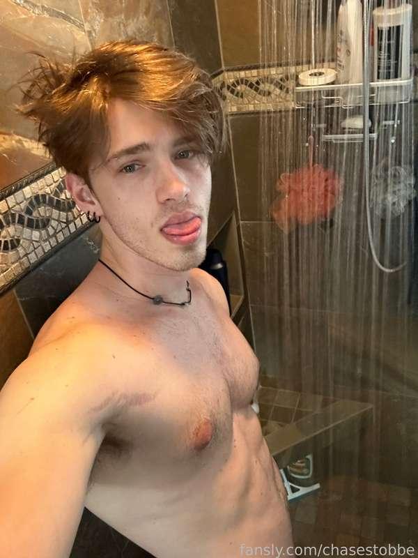 Some shower selfies for ya 🍒