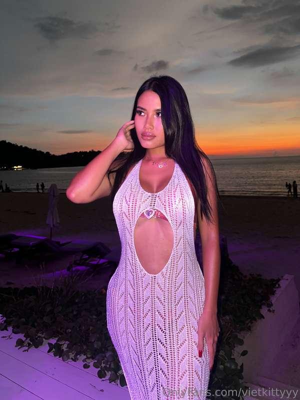 Happy Friday!! What do you think of my dress? 💗