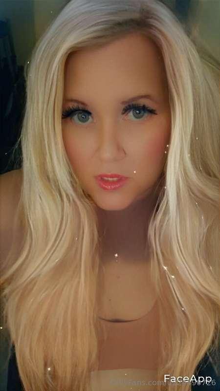 Do u like me blonde baby? Xx