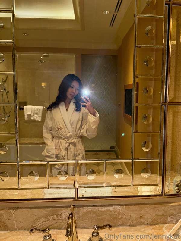Robe off 👉🏻 @jennysvip 😉