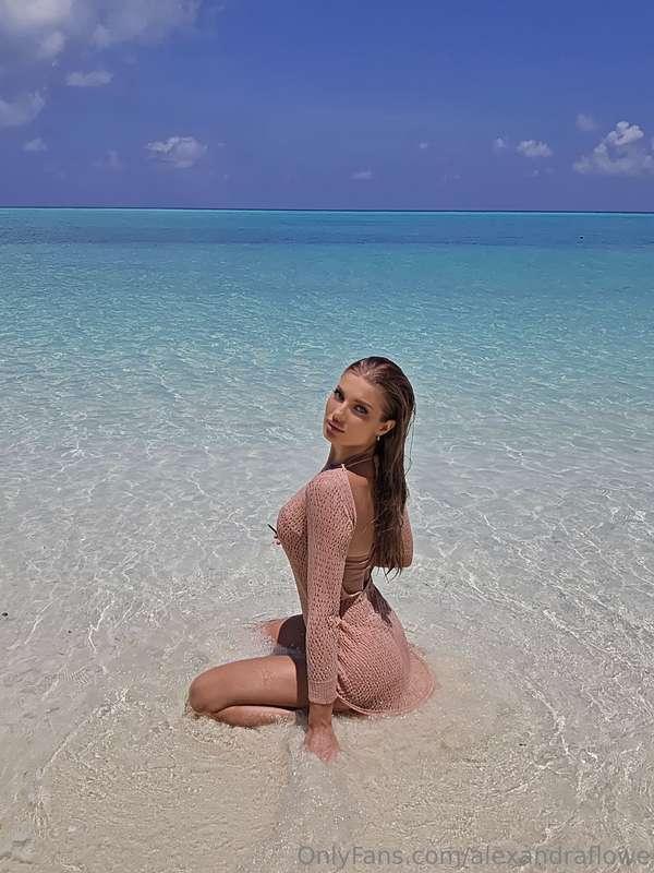 That's it... I did it 🙈I sat right in the sea, not thinking ..