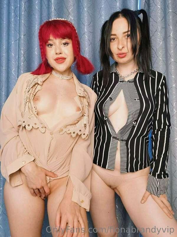 What petite girls hide under their shirts? Find out with me ..