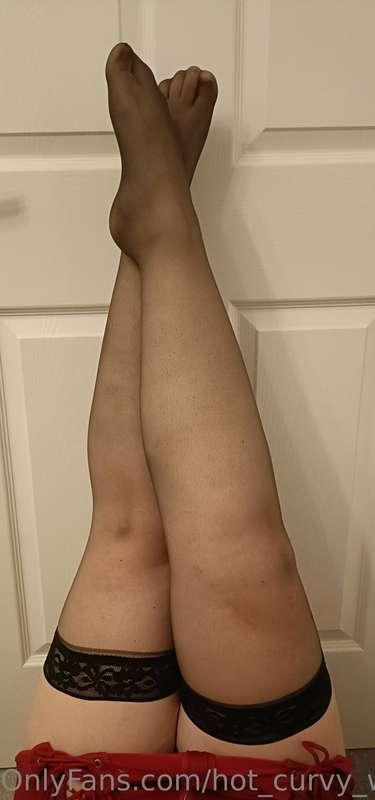 Love wearing stockings! Love the feeling of hands all over t..