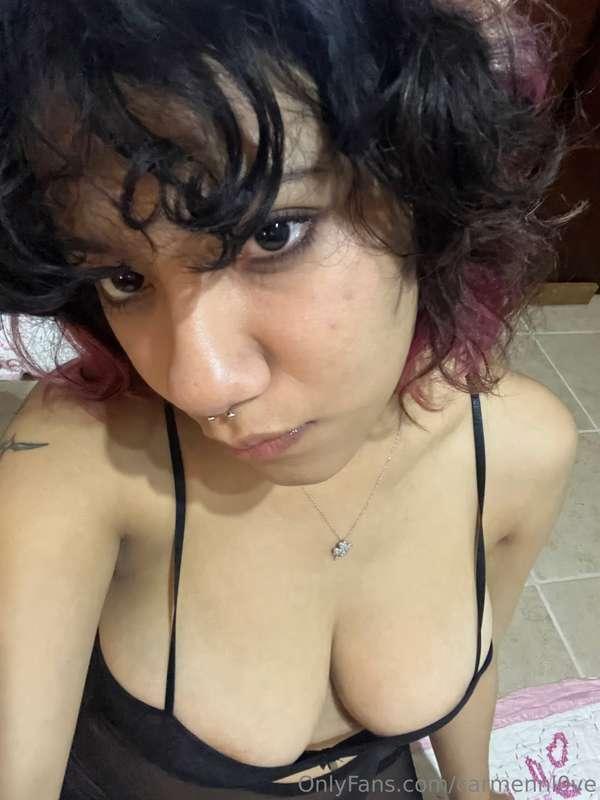 I wanna feel someone’s horny for me, would you dare to play ..