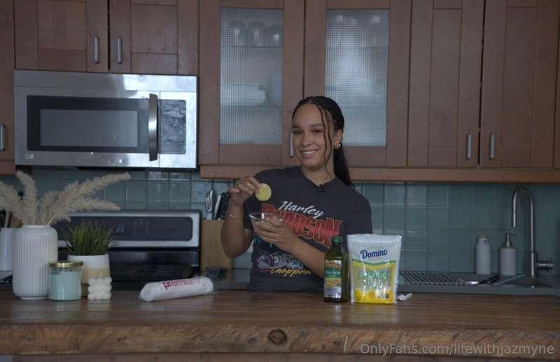 Wanna learn how to make your own exfoliating pads? Check out..
