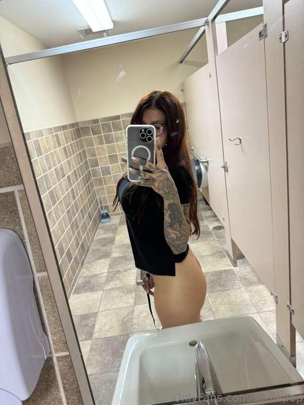 Hi there 🤓 #booty #blacktop