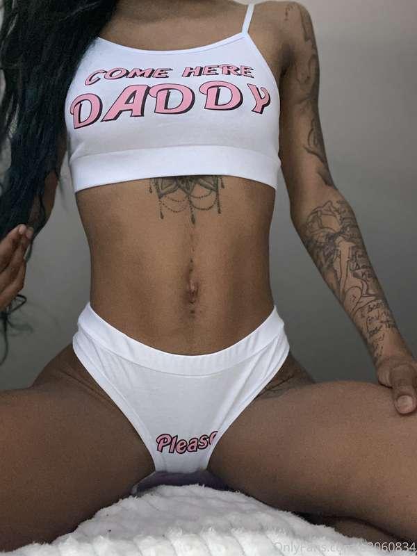 Come here daddy... please 🥺👄