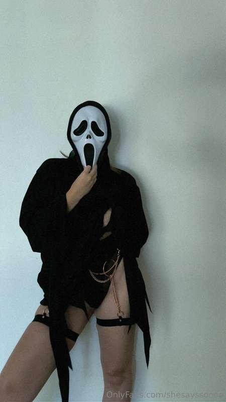 Soooo... what's your favourite scary movie? 😈