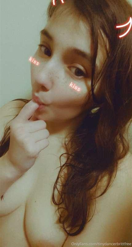 Fresh out of the shower. Won’t you kiss me?