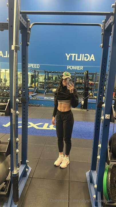 is it leg day for anyone else? 💪🏼