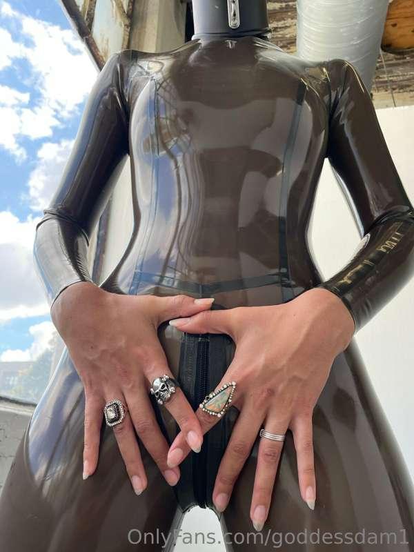 are you into latex? 🖤