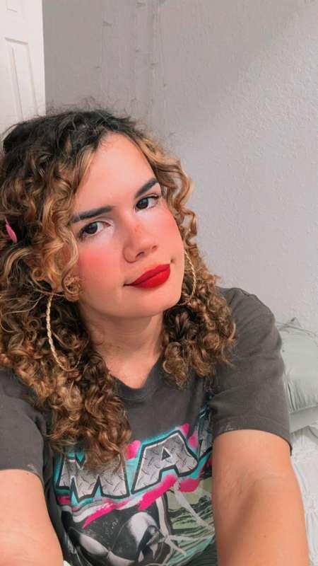 Te gusta mi nuevo look 👀? A mi no me gustó pero es algo dife..