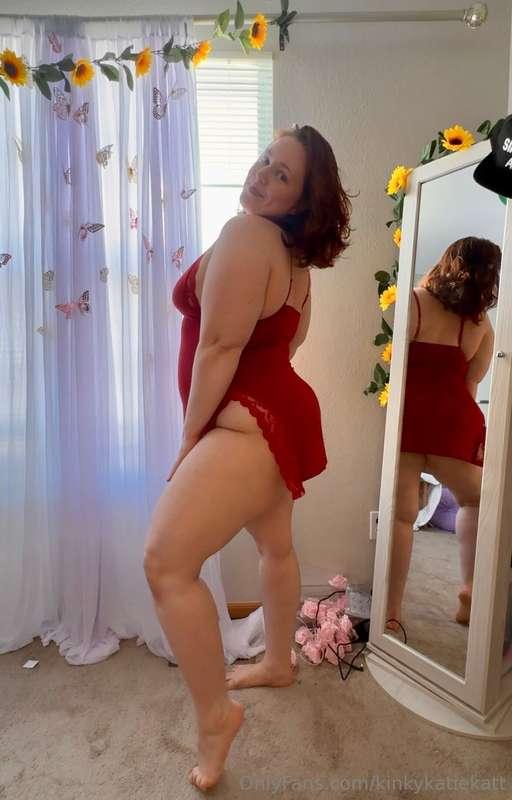 Happy LIVE Tuesday!!!! Set your alarms and join me tonight r..