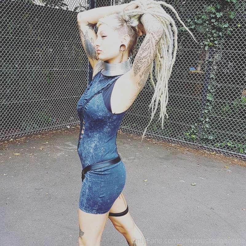 Little shoot for a friends clothes.. she made the dress✨ Cha..