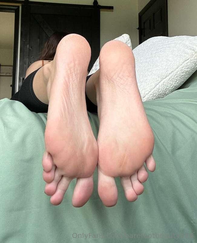 goddess wants a kindle for this summer! Just think of me ign..