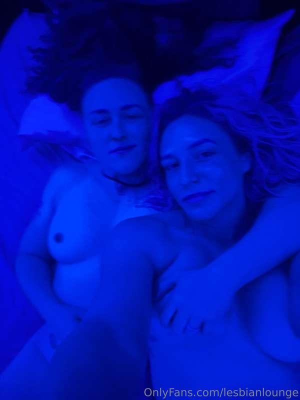 lesbianlounge image #0