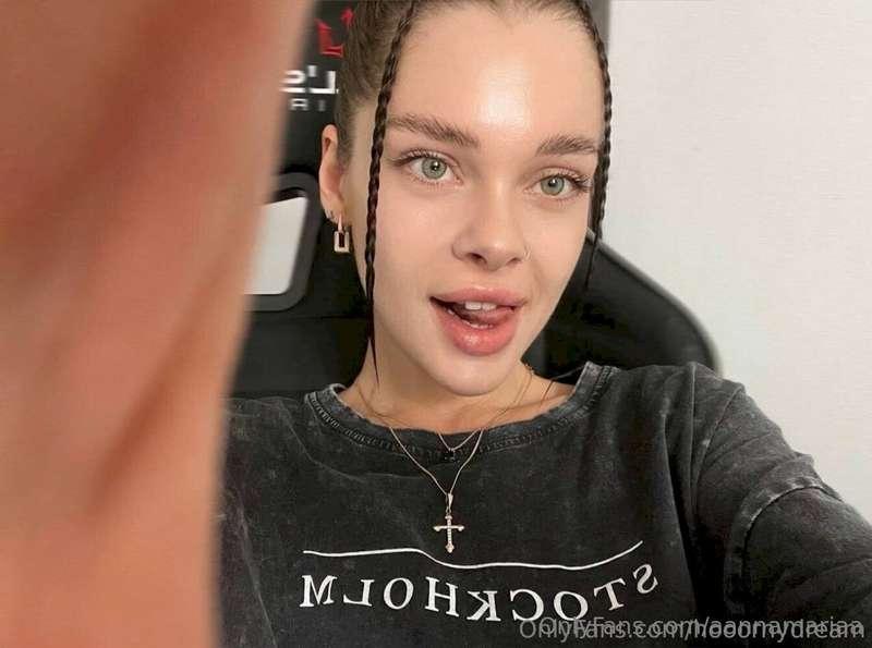 🔥 @hooornydream NOW WET💦💦💦💦🤤 She loves when her ass is massa..