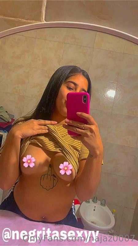 🔥Free subscription🔥.         

       😈This pretty little sl..