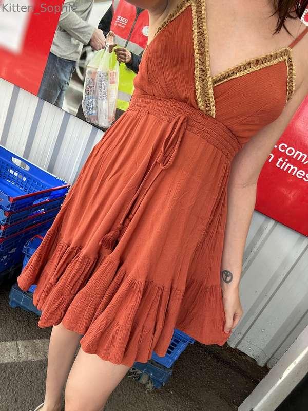 wandering the supermarket w no underwear…. would you like to..