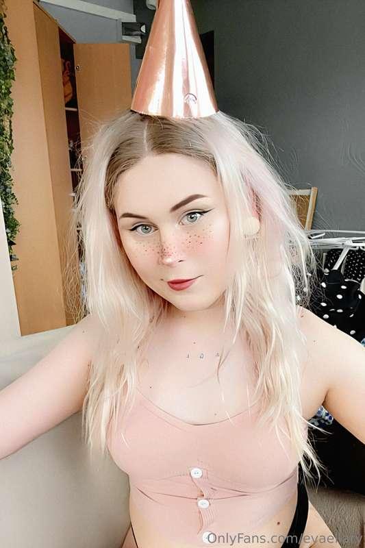 Hey! Today is my birthday ✨  I'd like to say to all my subsc..