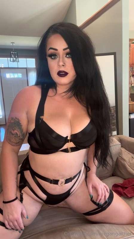 Do you like my new lingerie? 🤭💋